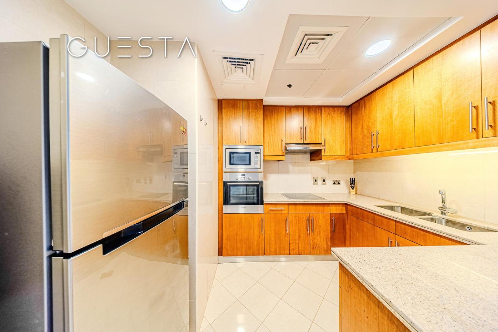 Trident Grand 1 Bdr Guest Bedroom, Marina Apartment *